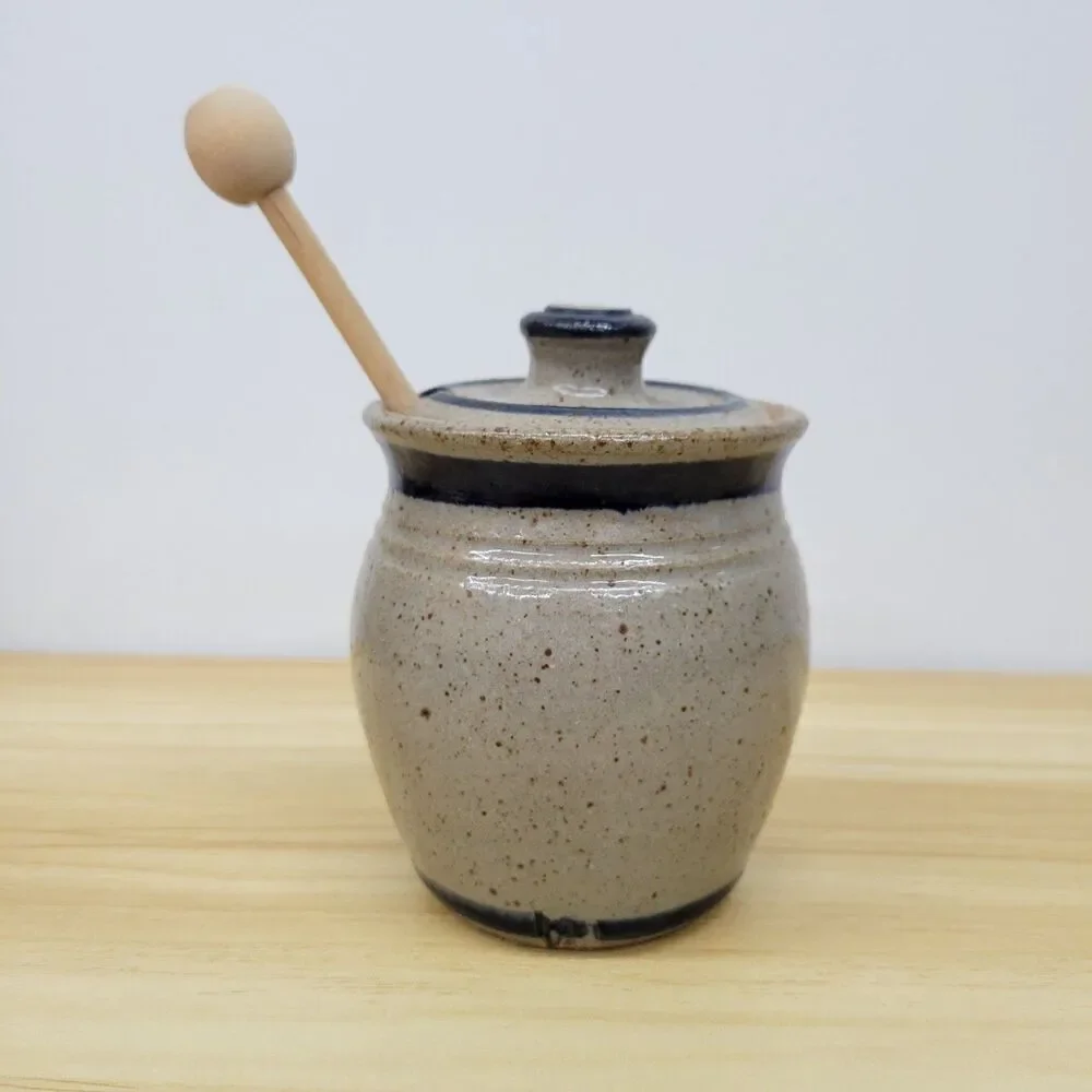 Plimoth 1620 Stoneware Honey Pot with Lid and Dipper – Historic Reproduction - Picture 3 of 12